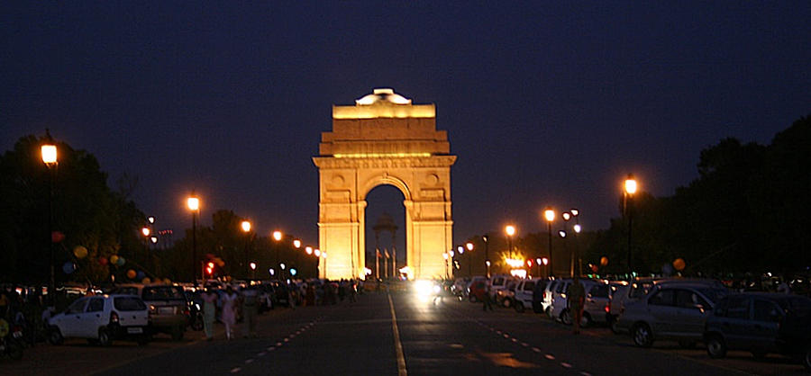 Top 10 Delhi Places to Explore by Rental Bike Near India Gate