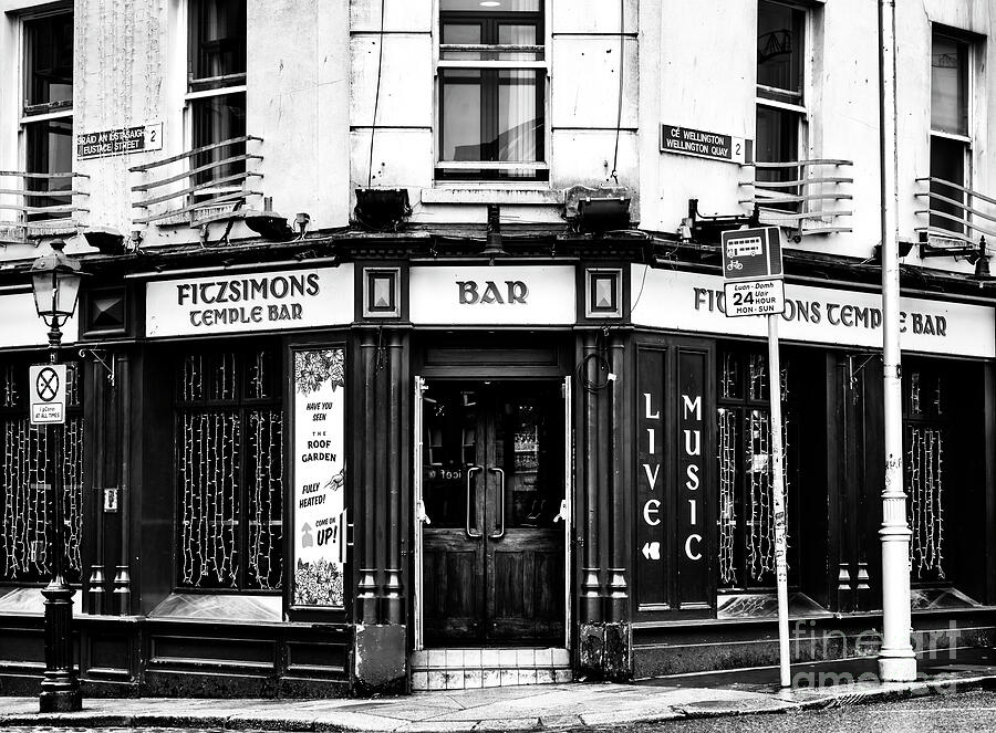 Fitzsimons Temple Bar Facade in Dublin 2026 by John Rizzuto